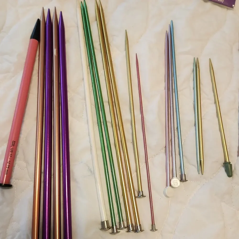 Lot of 22 Vintage Modern Knitting Needles 18 Patterns Boye Hero Loops & Threads
